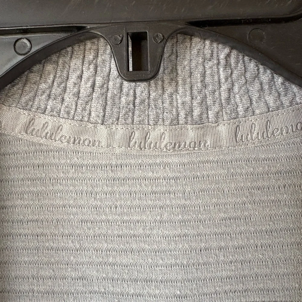 Lululemon Women’s Activewear/Casual Jacket-Size: 4-Color: Gray-Preowned, EUC